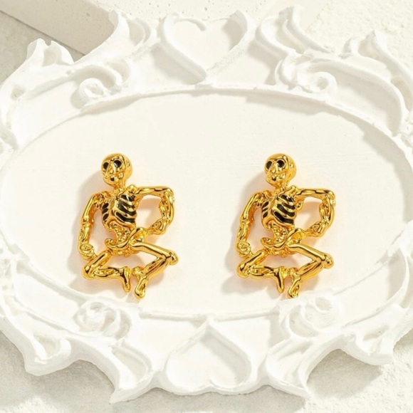 “Heel Clicking Skeleton” Bell Kick Leprechaun Jump Gold Funny Cutesy Gothic Stud - Picture 3 of 7